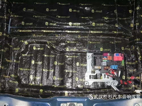 武漢松杉汽車音響改裝店頂級奔馳GLC260全車汽車隔音