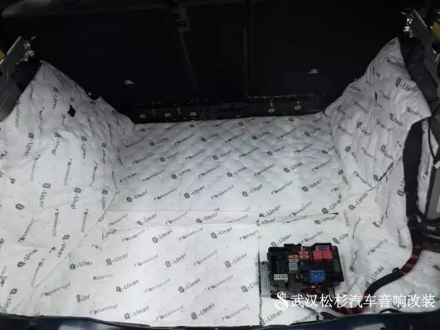 武漢松杉汽車音響改裝店頂級奔馳GLC260全車汽車隔音
