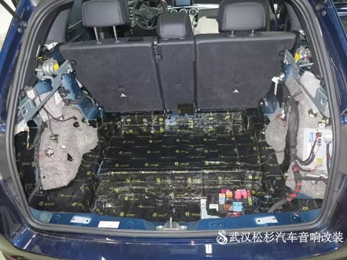 武漢松杉汽車音響改裝店頂級奔馳GLC260全車汽車隔音
