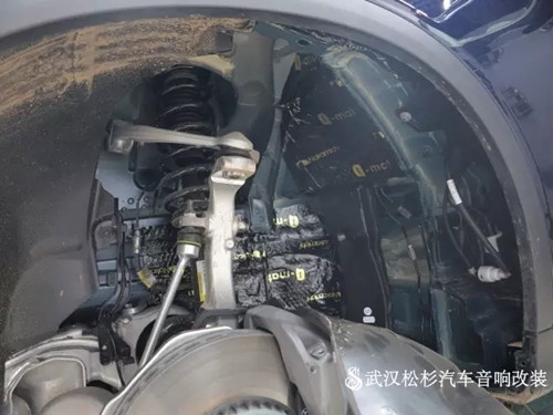 武漢松杉汽車音響改裝店頂級奔馳GLC260全車汽車隔音