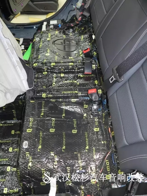 武漢松杉汽車音響改裝店頂級奔馳GLC260全車汽車隔音