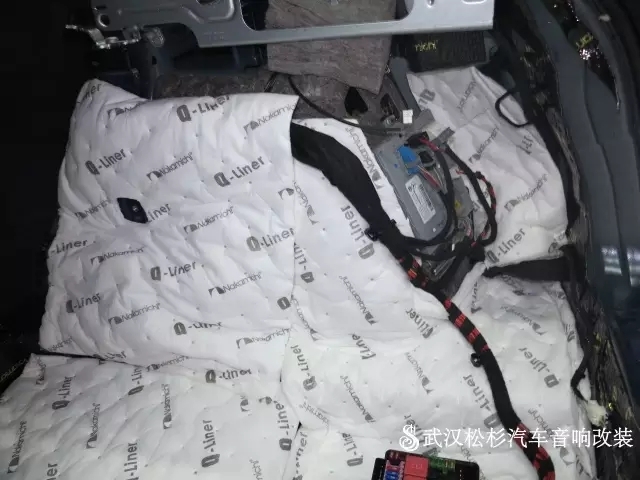 武漢松杉汽車音響改裝店頂級奔馳GLC260全車汽車隔音