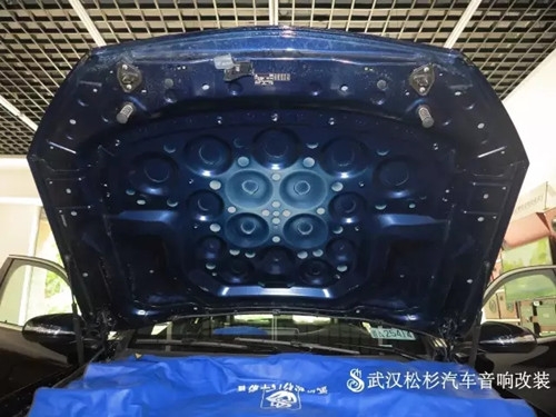 武漢松杉汽車音響改裝店頂級奔馳GLC260全車汽車隔音