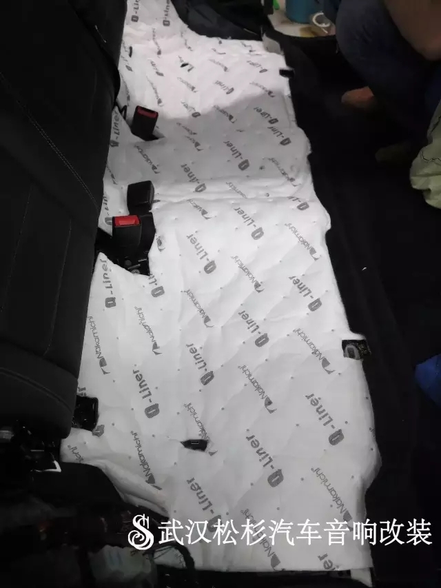 武漢松杉汽車音響改裝店頂級奔馳GLC260全車汽車隔音