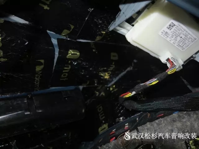 武漢松杉汽車音響改裝店頂級奔馳GLC260全車汽車隔音