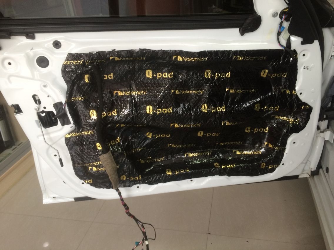 寶馬525Li音響改裝德國(guó)RS音符喇叭+中道隔音【音箱】－南寧途悅汽車音響