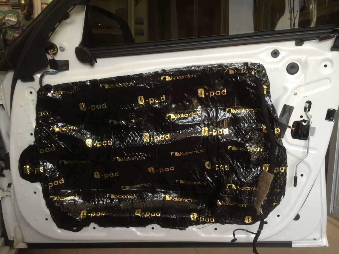 寶馬525Li音響改裝德國(guó)RS音符喇叭+中道隔音【音箱】－南寧途悅汽車音響