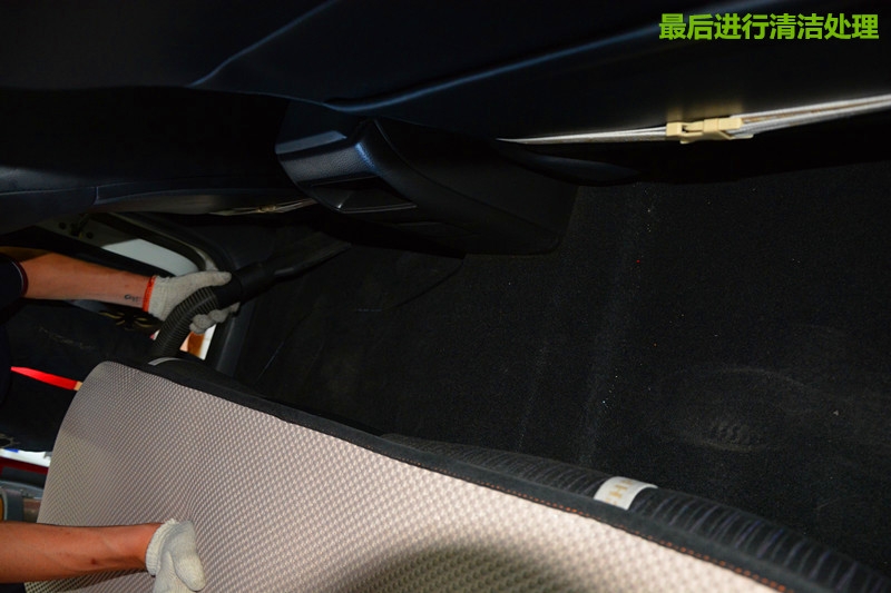 日產(chǎn)騏達(dá)汽車音響改裝·全車隔音降噪作業(yè)!唐山博納