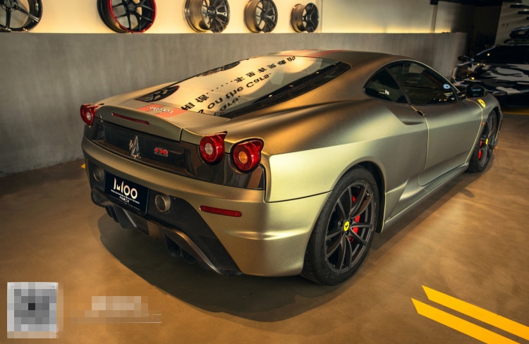 法拉利F430車身改色貼膜星光金槍灰+剪刀拉花（圖）
