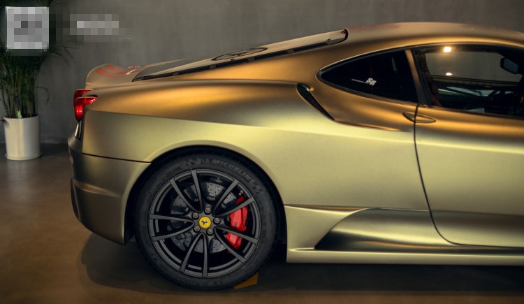 法拉利F430車身改色貼膜星光金槍灰+剪刀拉花（圖）