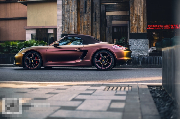 WOO特效電光金屬紅金（保時(shí)捷boxster GTS車身改色貼膜案例）