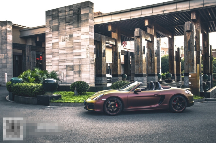WOO特效電光金屬紅金（保時(shí)捷boxster GTS車身改色貼膜案例）