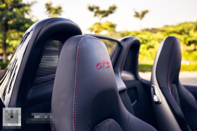 WOO特效電光金屬紅金（保時(shí)捷boxster GTS車身改色貼膜案例）
