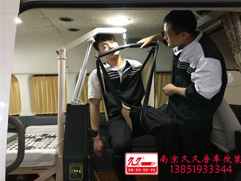 海獅房車醫(yī)護車改裝，兒子送老父親的節(jié)日禮物