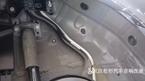 【武漢松杉汽車音響】改裝升級大眾GTI引擎蓋汽車隔音+四輪翼子板汽車隔音
