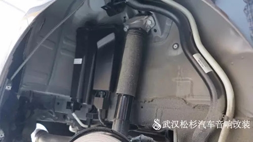 【武漢松杉汽車音響】改裝升級大眾GTI引擎蓋汽車隔音+四輪翼子板汽車隔音