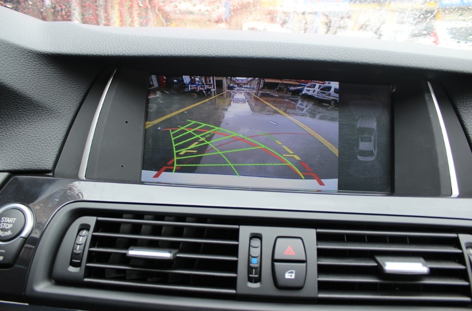 寶馬520換雅音大屏