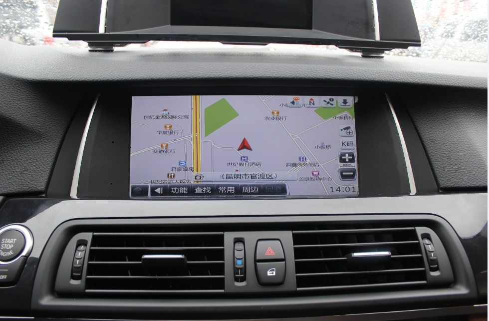 寶馬520換雅音大屏