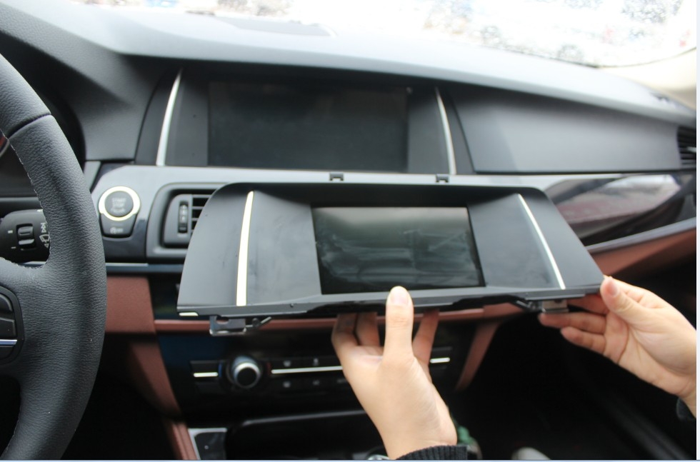 寶馬520換雅音大屏