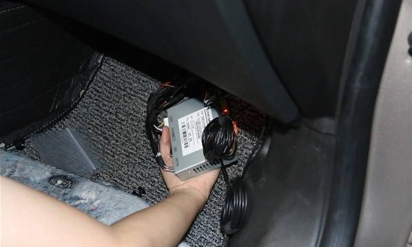 15款別克君威新版導(dǎo)航模塊安裝案例