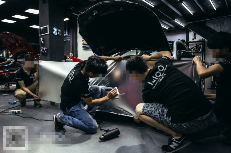 啞光電鍍銀-WOO廣州總店奔馳C180車身改色貼膜案例