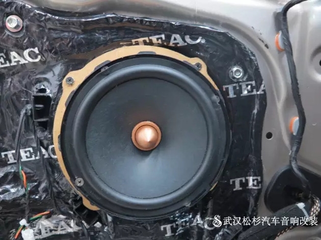 武汉松杉汽车音响改装店升级现代名图汽车喇叭打造两门音箱