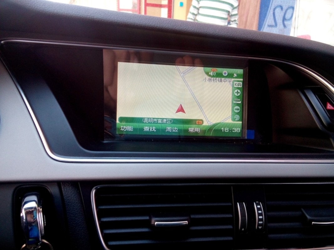 奧迪A4L無損升級導航DVD