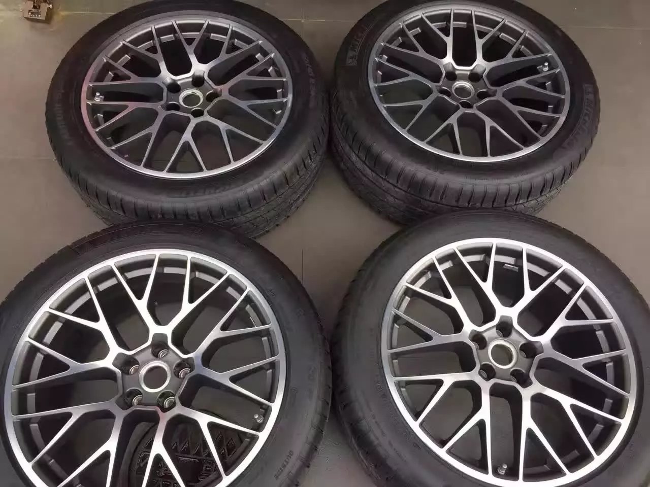 保時捷  Macan 鳥巢，20寸