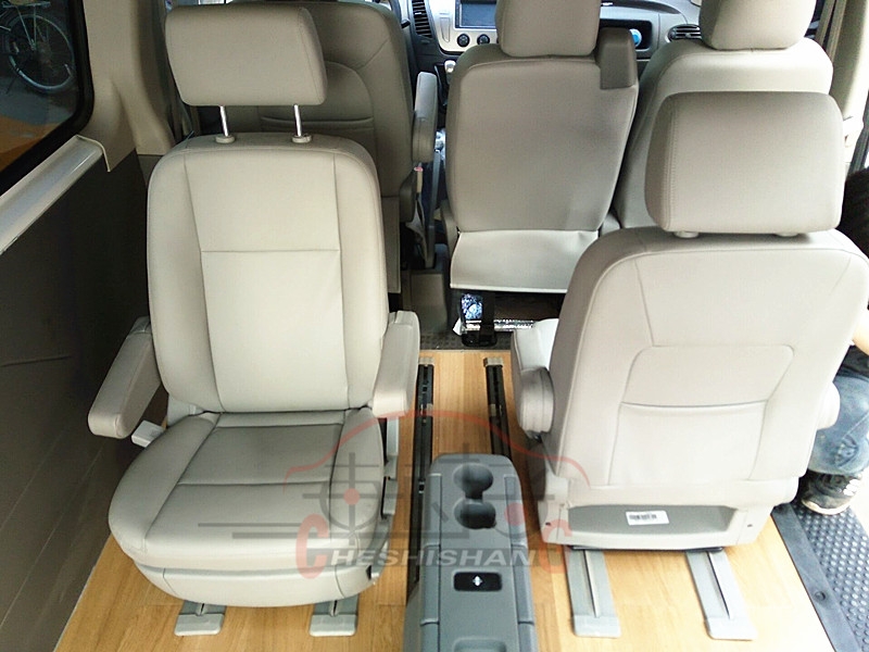 鄭州車時尚汽車內(nèi)飾改裝/上汽大通V80座椅改裝包皮