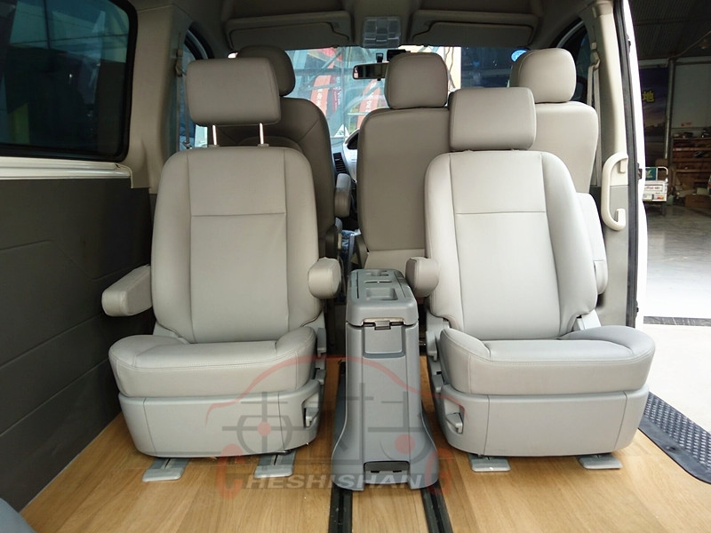 鄭州車時尚汽車內(nèi)飾改裝/上汽大通V80座椅改裝包皮