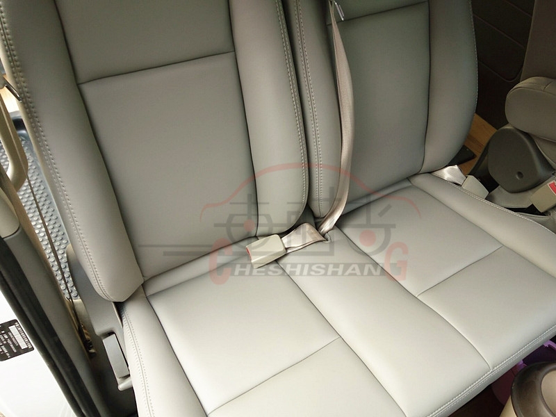鄭州車時尚汽車內(nèi)飾改裝/上汽大通V80座椅改裝包皮