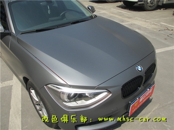 寶馬1系車漆換顏色 深圳汽車改色貼膜 手工包膜 德國PWF電光金屬灰