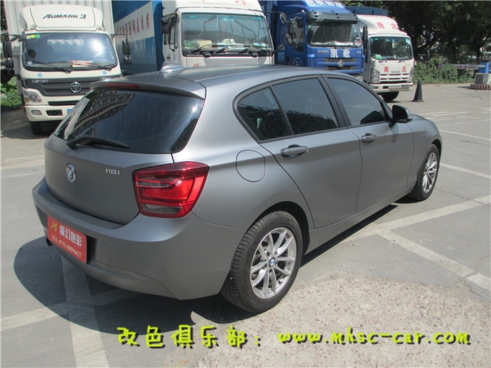 寶馬1系車漆換顏色 深圳汽車改色貼膜 手工包膜 德國PWF電光金屬灰