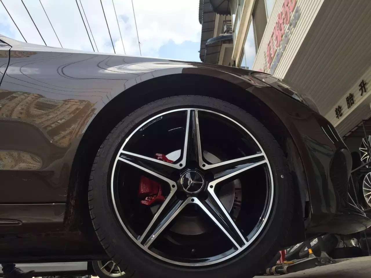 奔馳C200 原車(chē)17寸升級(jí)18寸 原廠(chǎng)戴卡輪轂