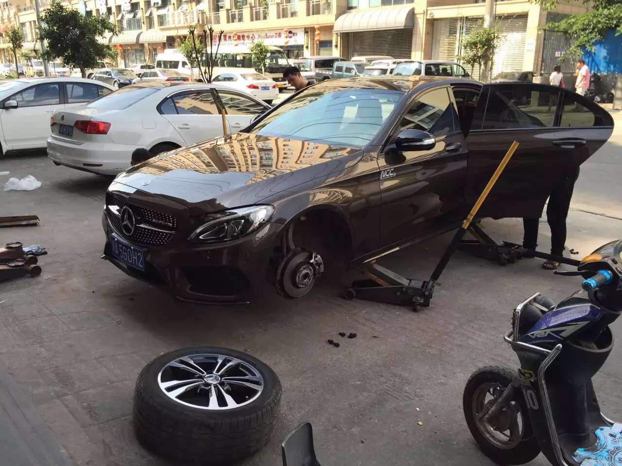 奔馳C200 原車(chē)17寸升級(jí)18寸 原廠(chǎng)戴卡輪轂