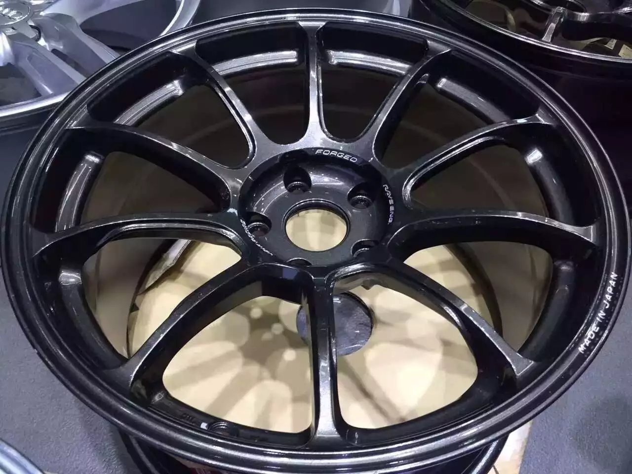 RAYS ZE40．19寸 裝寶馬