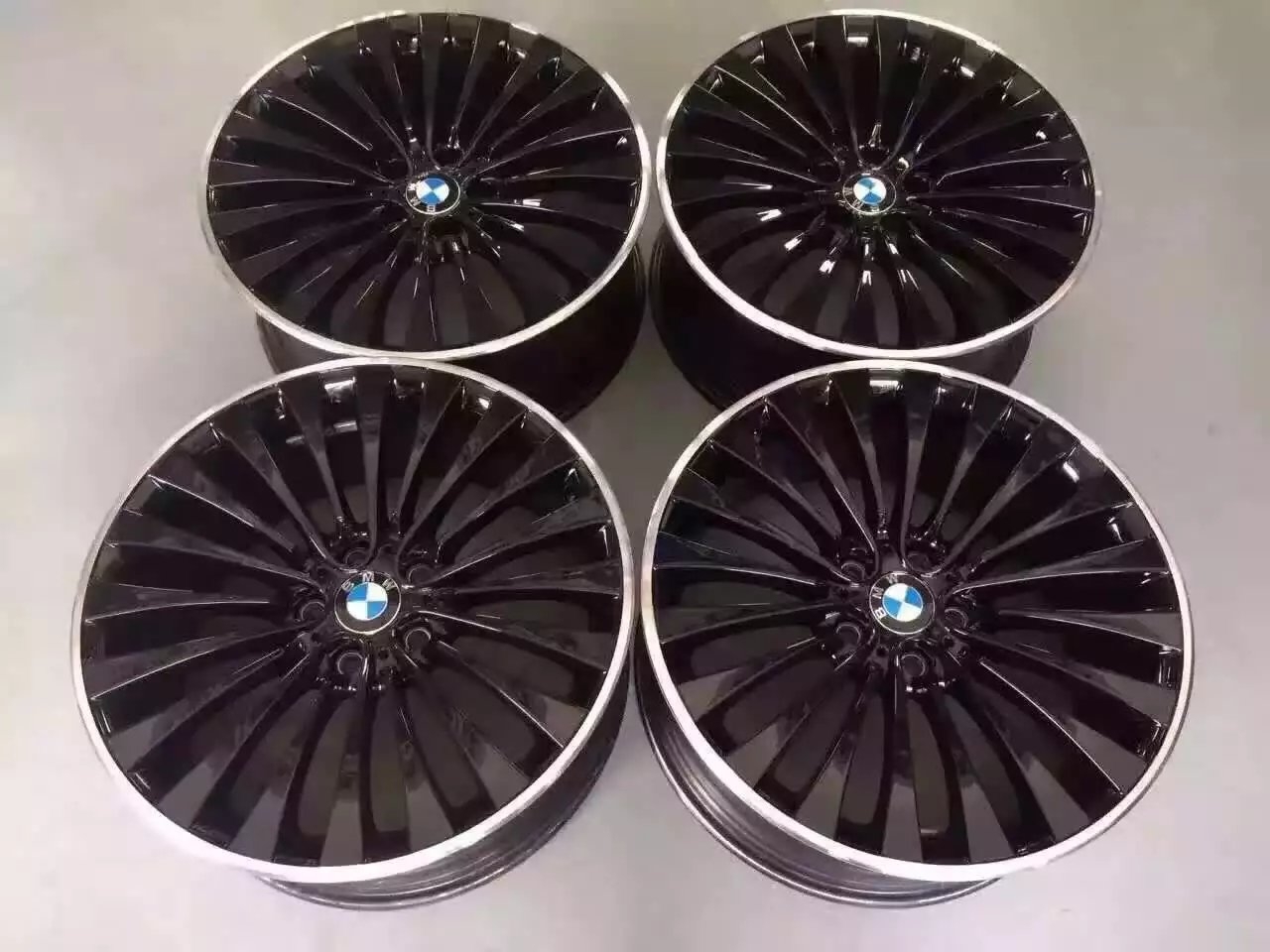 寶馬 5GT、裝原裝 20寸  完工 ！