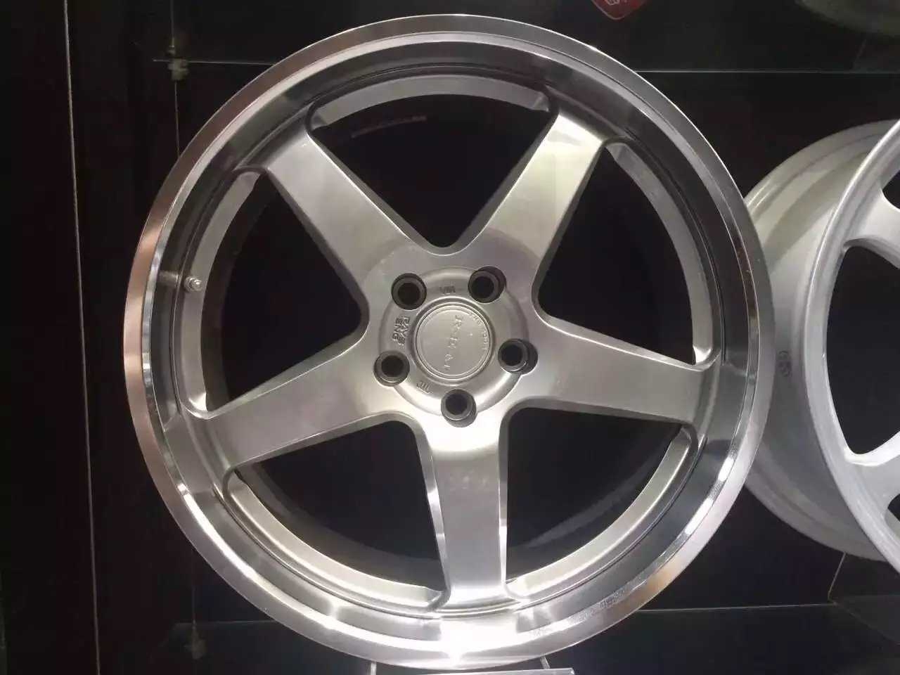 寶馬GT裝RAYS