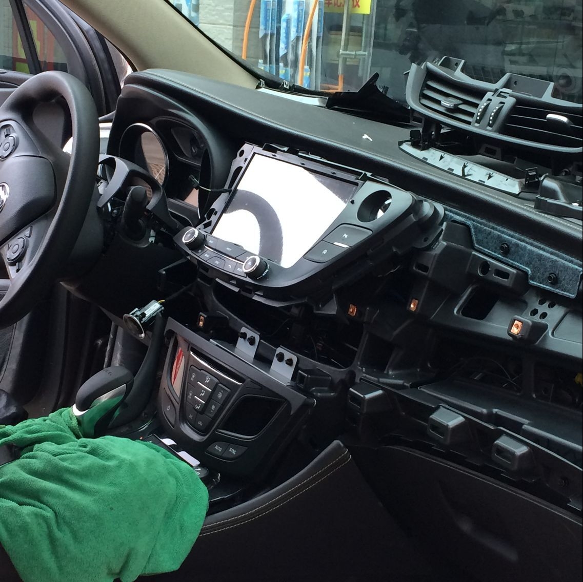 別克昂科威10·2寸電容屏帶DVD手機(jī)互聯(lián)