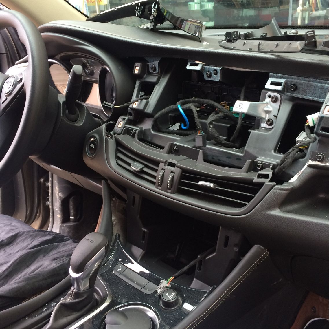 別克昂科威10·2寸電容屏帶DVD手機(jī)互聯(lián)