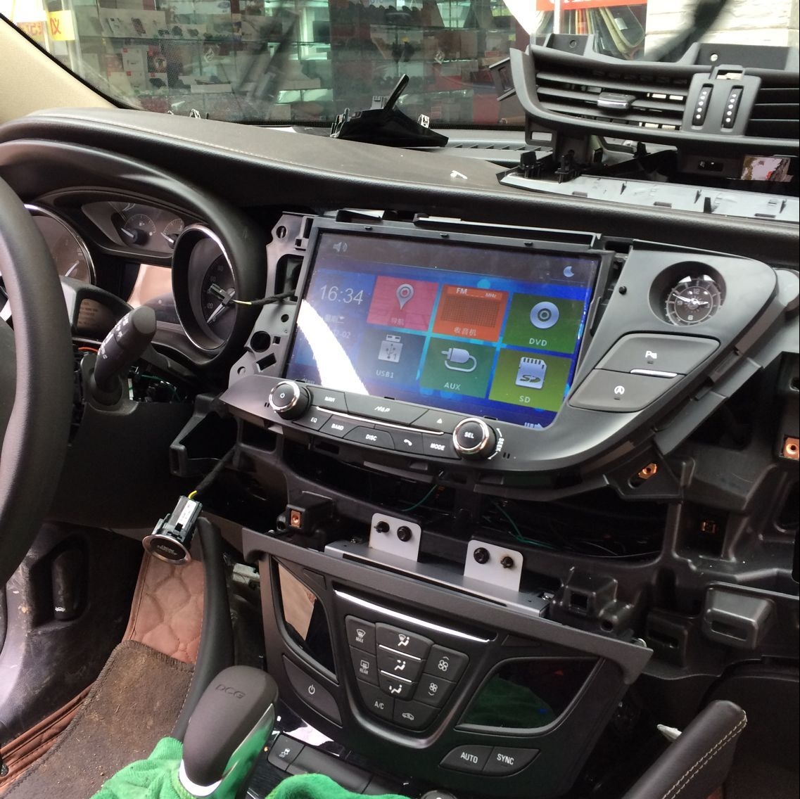 別克昂科威10·2寸電容屏帶DVD手機(jī)互聯(lián)