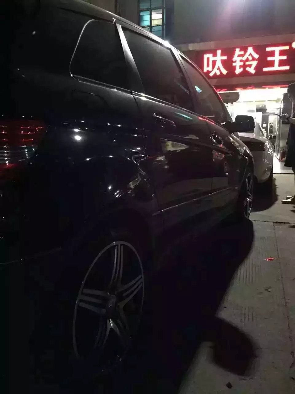 奔馳 升級 18寸 AMG 原裝,完工!
