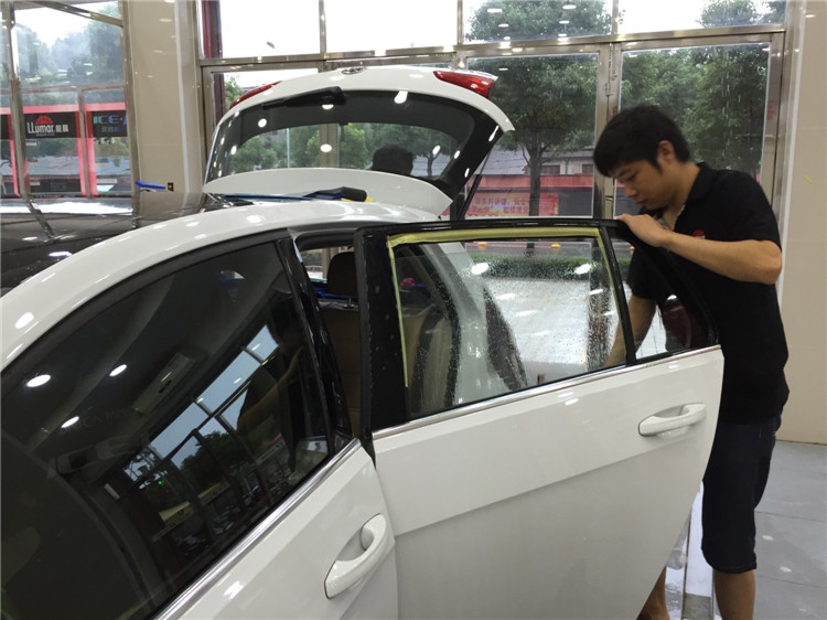 大眾高爾夫全車太陽膜前擋 AVS70+LATI15/35全車太陽膜施工