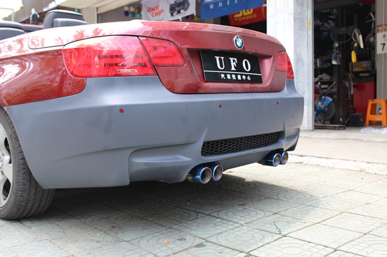 BMW320i升級M3后杠+側(cè)裙+尾端排氣