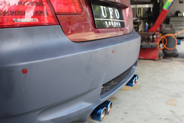 BMW320i升級M3后杠+側(cè)裙+尾端排氣