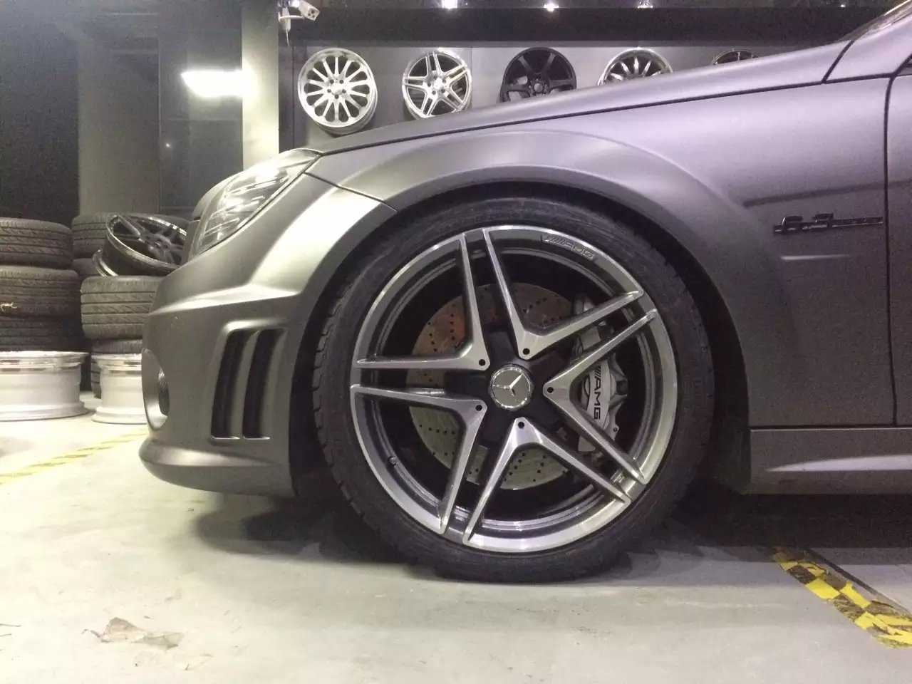 奔馳，裝原裝 C63  19寸 完工