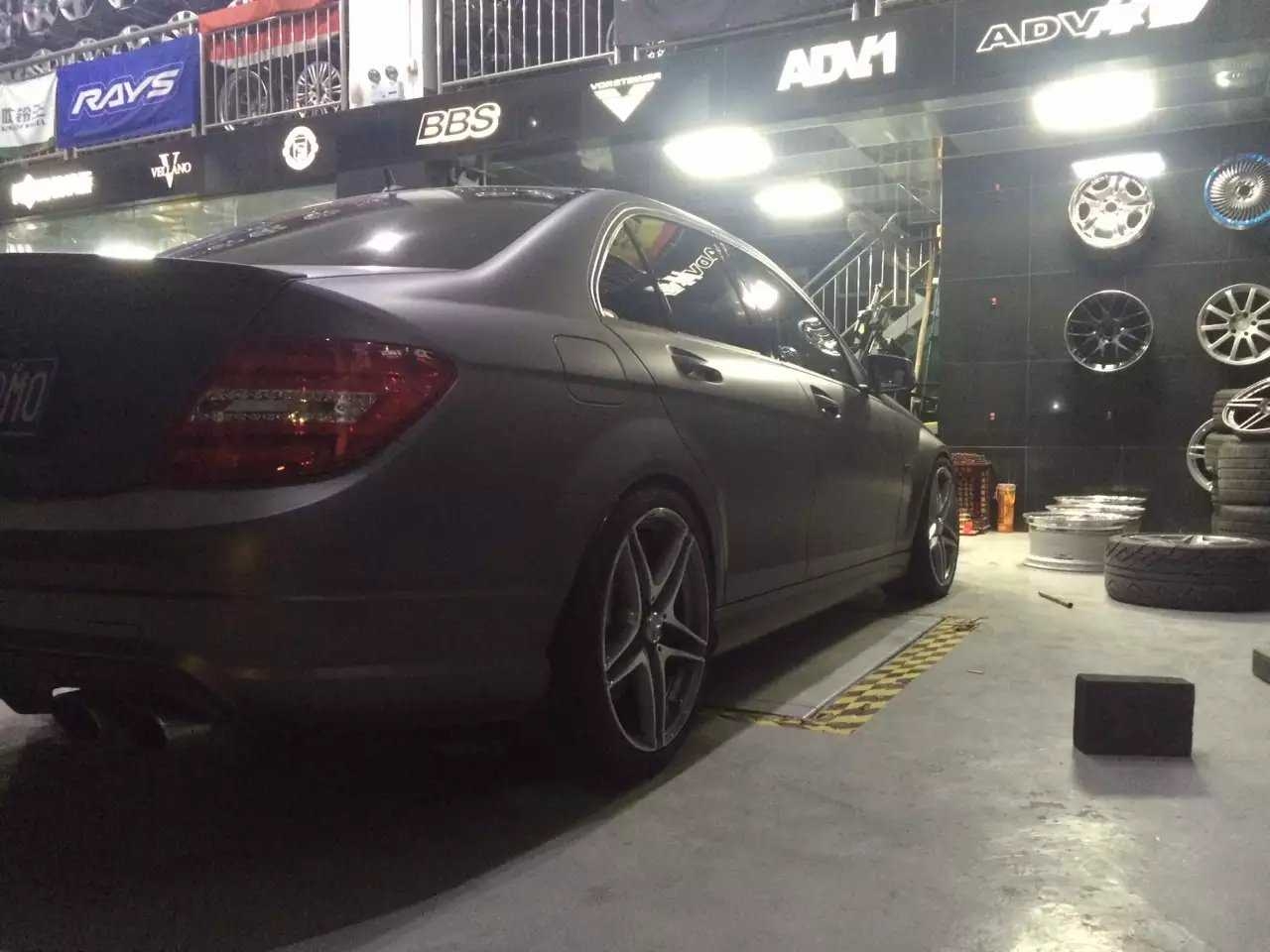 奔馳，裝原裝 C63  19寸 完工