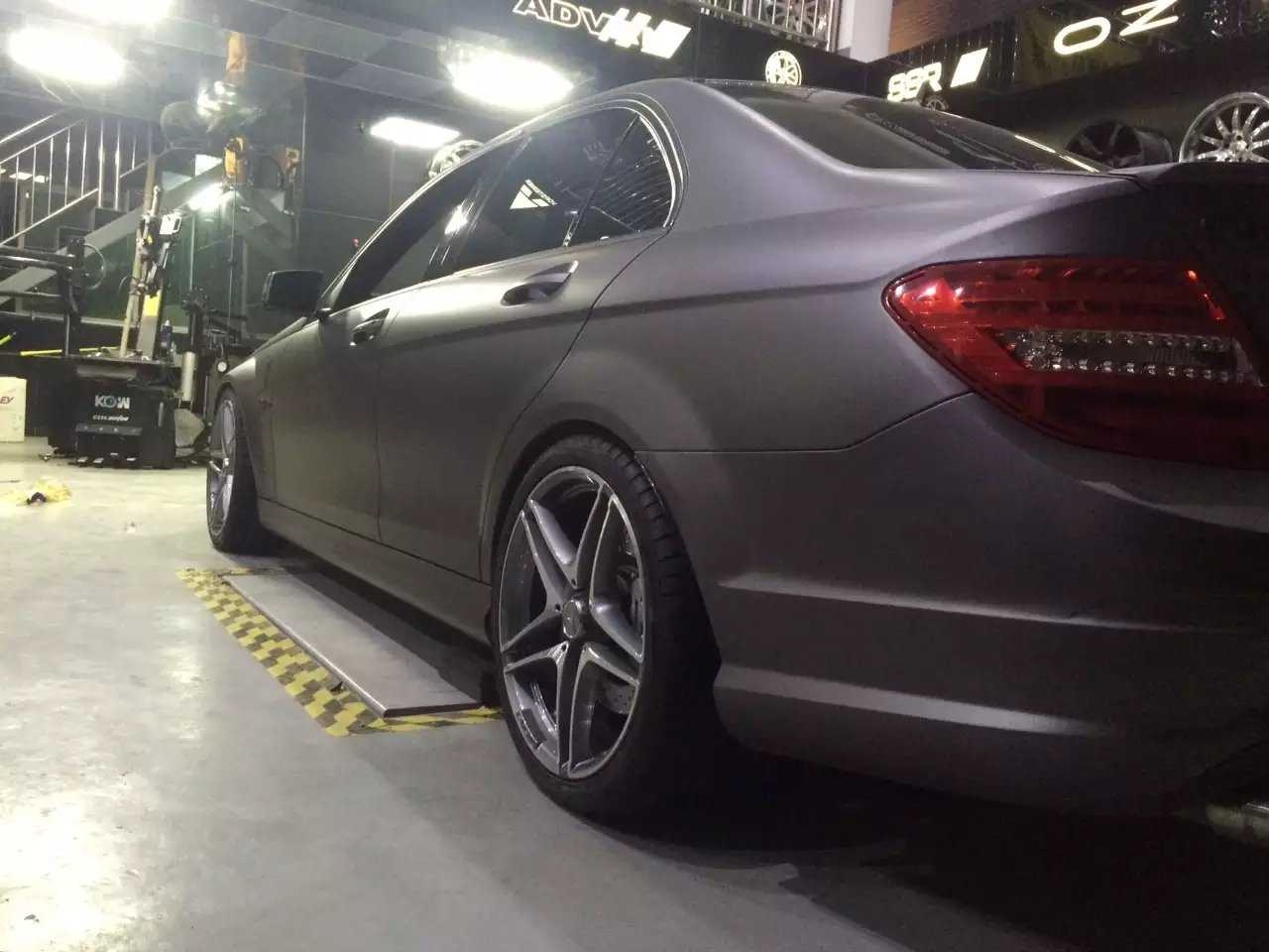 奔馳，裝原裝 C63  19寸 完工