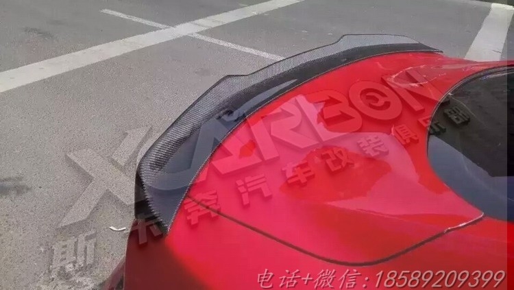 新款福特野馬改裝碳纖維壓尾翼