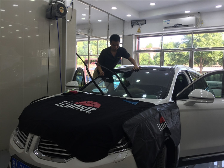 林肯MKX全車龍膜玻璃隔熱膜施工效果